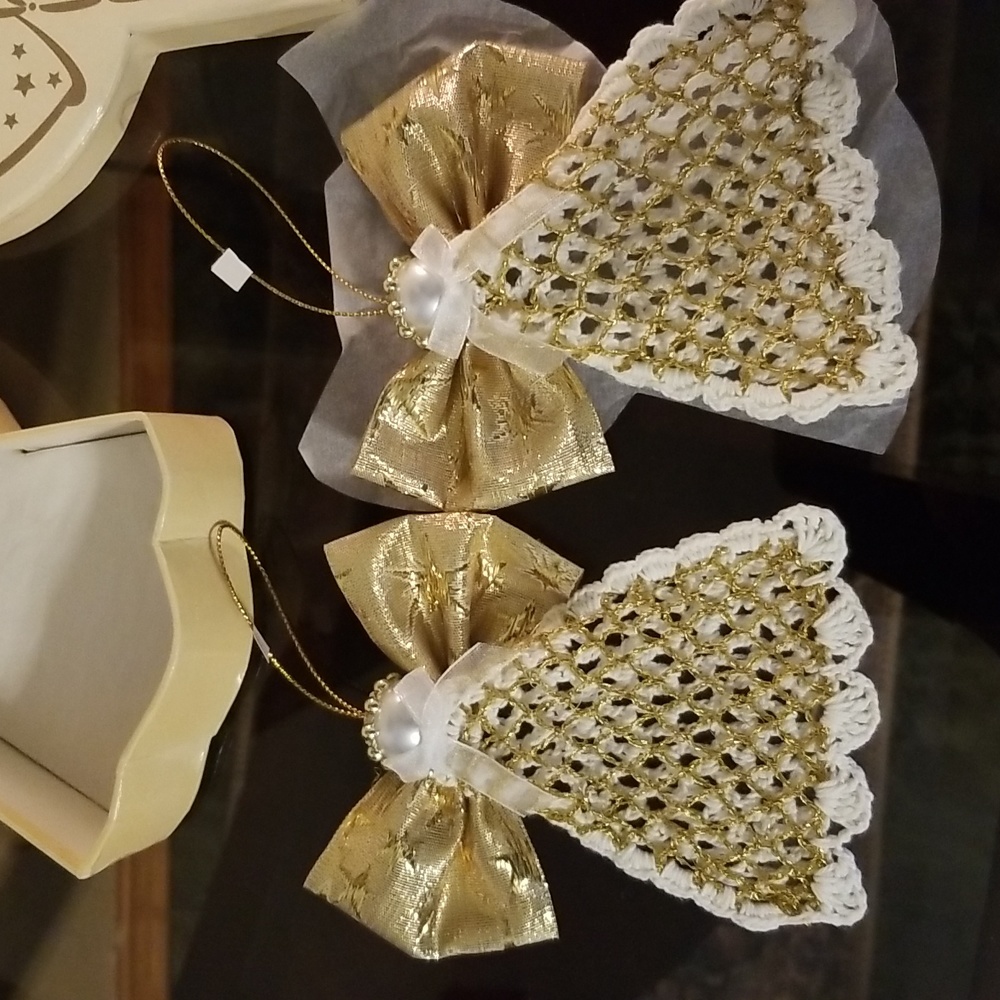Pair of two doily angel ornaments
